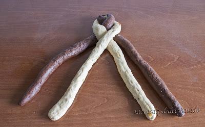 TRENZA DE PAN DE CUATRO CABOS Y DE DOS COLORES (CHOCOLATE Y CITRICOS CONFITADOS)