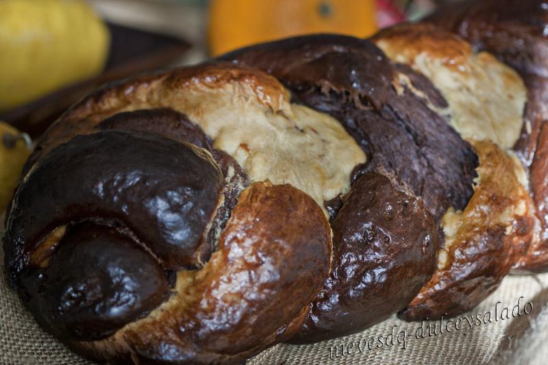 TRENZA DE PAN DE CUATRO CABOS Y DE DOS COLORES (CHOCOLATE Y CITRICOS CONFITADOS)