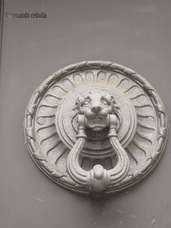 LLamador de puerta, Barcelona