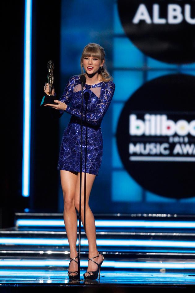 Taylor Swift arrasa en los premios Billboard con ocho galardones