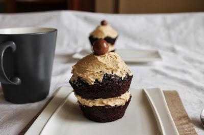 Mini cakes de chocolate con buttercream de moka - Cakes a medida Cakes_chocolate_buttercream_moka