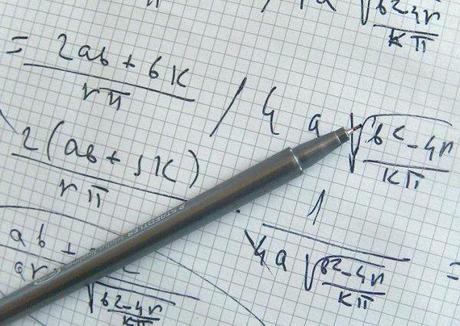 La estimulación eléctrica cerebral podría mejorar tu desempeño en las matemáticas