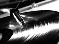 Evolución; auriculares, discos y aparatos.