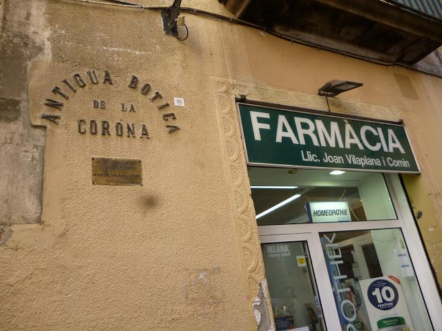 BARCELONA...ANTIGUA BOTICA DE LA CORONA, CARRER GIMNÀS...21-05-2013...