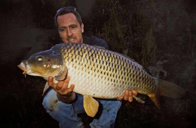 Tim Cosens con la carpa en 1999