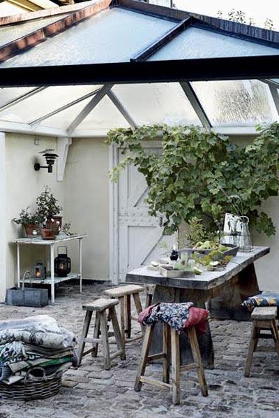 UN COMEDOR EN EL INVERNADERO