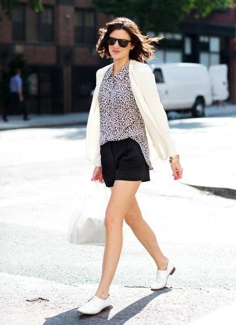 vuelven los zapatos blancos