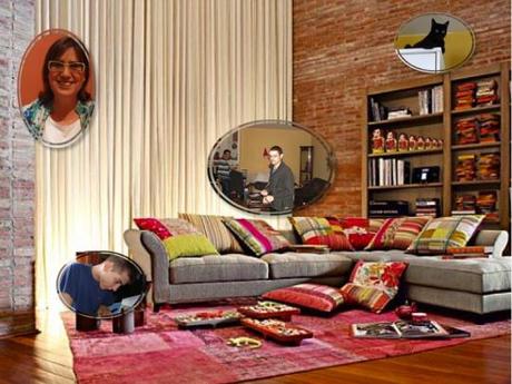 Mi familia en un salón ideal de Roche Bobois.