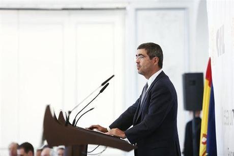 El Gobierno concederá la residencia a extranjeros que adquieran una vivienda habitual El Gobierno concederá la residencia a extranjeros que adquieran una vivienda habitual