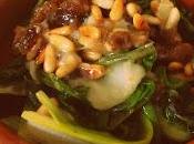 Espinacas pasas piñones