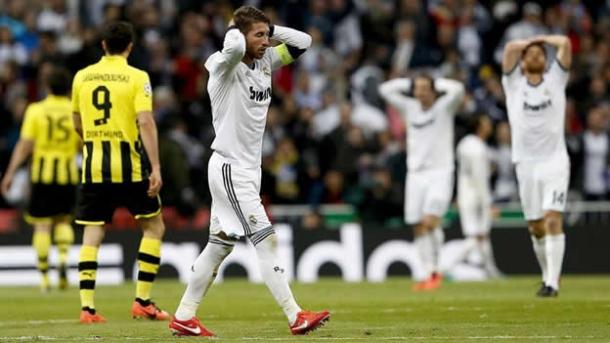Los jugadores del Real Madrid lamentan su eliminación ante el Borussia Dortmund (Foto: CNN México)
