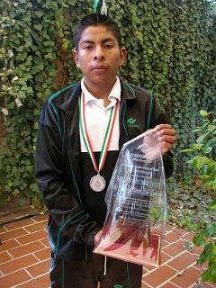 Reconocen logro deportivo de alumno de Conalep
