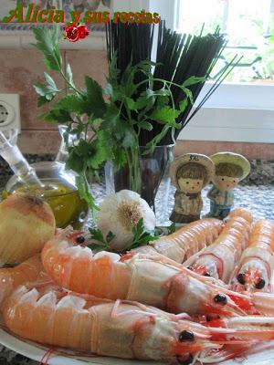 ESPAGUETIS NEGROS Y CIGALAS A LA PLANCHA