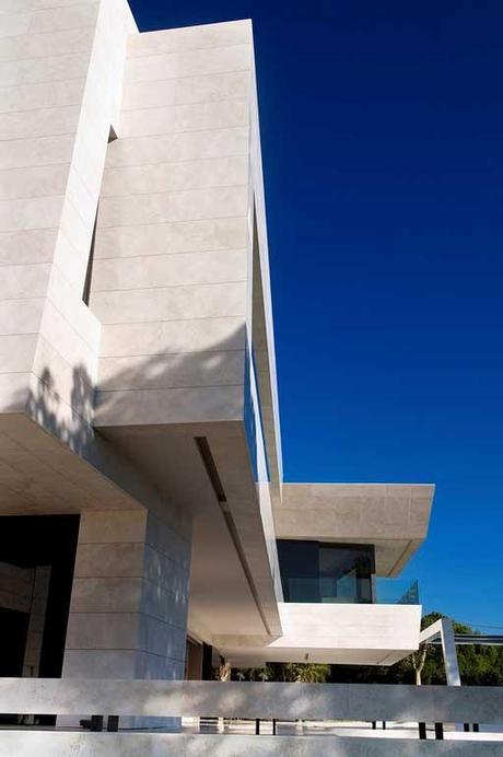 A-cero Projects ‘ALONE’ THE MOVIE – UN CORTO SOBRE UNA VIVIENDA DISEÑADA POR A-CERO