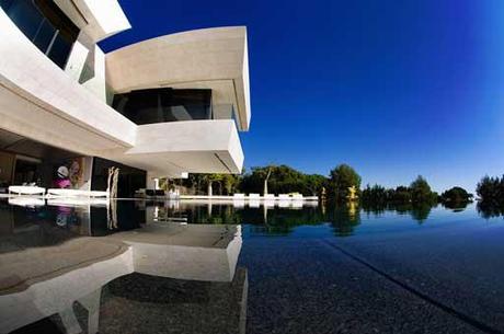 A-cero Projects ‘ALONE’ THE MOVIE – UN CORTO SOBRE UNA VIVIENDA DISEÑADA POR A-CERO