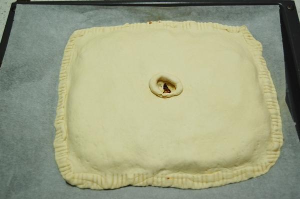 Empanada gallega casera de carne. Receta de masa de empanada gallega