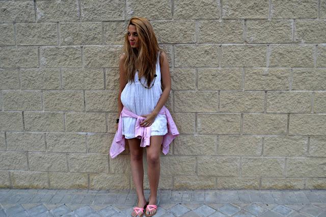 WHITE DRESS Buenos días!!! Os traigo un look más veranieg...
