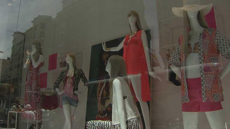 En un taller de pedagogos recomiendan qué poner a los niños frente al espejo