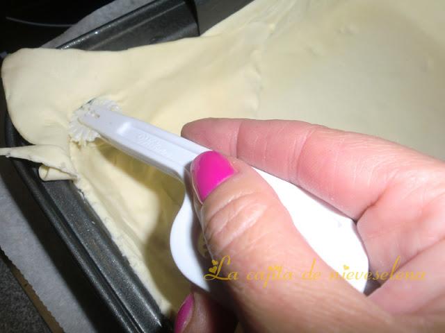 Tarta de queso, leche condensada y fresas