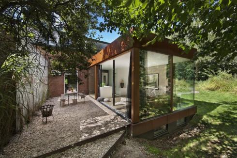 Santpoort Rail House by Zecc Architects2