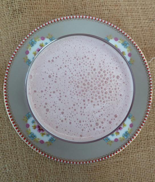 Mis primeras fresas: Batido de plátano y fresas