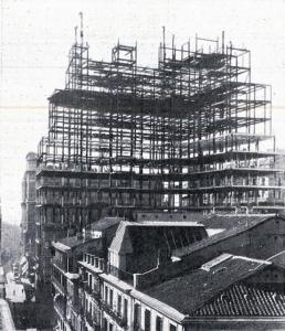 Según avanzan los meses el edificio va cogiendo forma... 