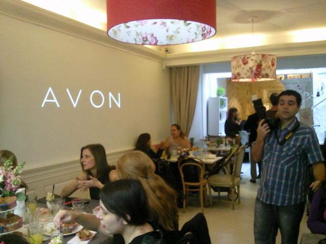 NUEVO LANZAMIENTO Y EVENTO AVON