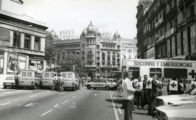 BARCELONA...HOY HACE 32 AÑOS , 23 DE MAYO DEL 1981,DEL ASALTO AL BANCO CENTRAL DE PLAÇA CATALUNYA...23-05-2013...