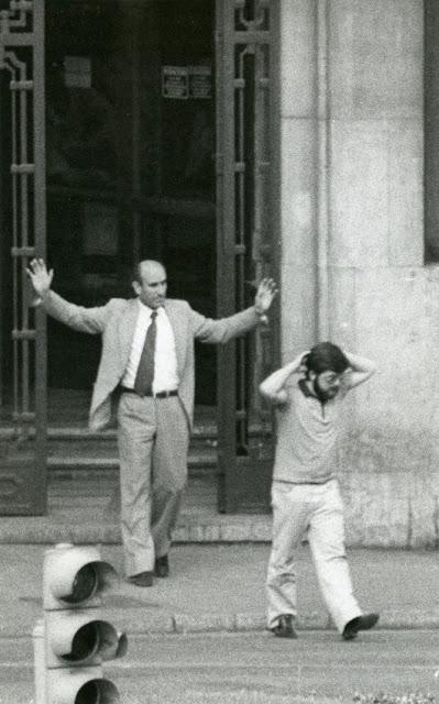 BARCELONA...HOY HACE 32 AÑOS , 23 DE MAYO DEL 1981,DEL ASALTO AL BANCO CENTRAL DE PLAÇA CATALUNYA...23-05-2013...