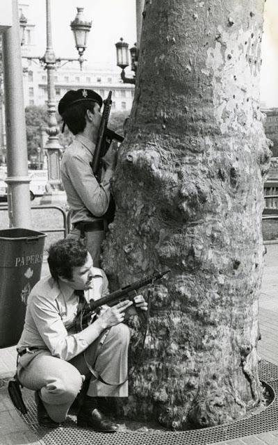 BARCELONA...HOY HACE 32 AÑOS , 23 DE MAYO DEL 1981,DEL ASALTO AL BANCO CENTRAL DE PLAÇA CATALUNYA...23-05-2013...