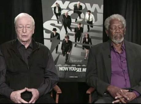 Morgan Freeman se queda dormido durante una entrevista (VIDEO)