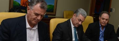 Gobierno cancela contrato de peajes con Dovicon.