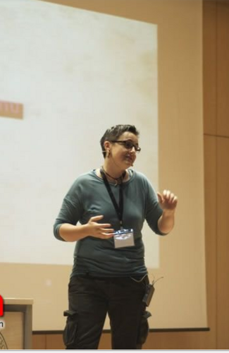 Jóvenes en la era de la hiperconectividad Jóvenes en la era de la hiperconectividad