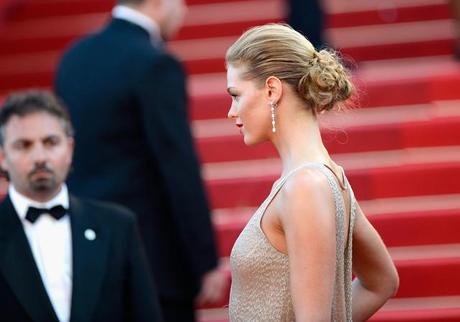 Backless trend and Cannes red carpet love affair