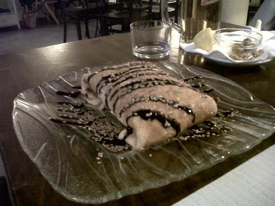 Crep Spielberg (relleno de piña, pollo rebozado, mahonesa y lechuga)