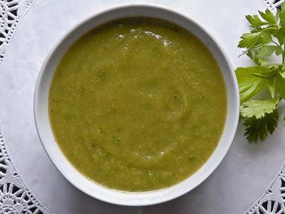 Crema de verduras con cilantro y albahaca