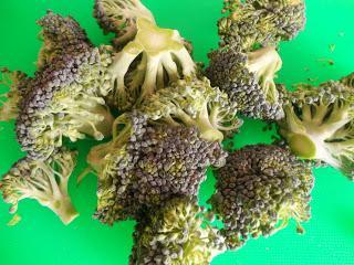 Buñuelos de Brócoli con Salsa Brava Buñuelos de Brócoli con Salsa Brava