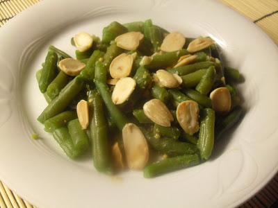 Judías verdes con almendras y salsa de miso