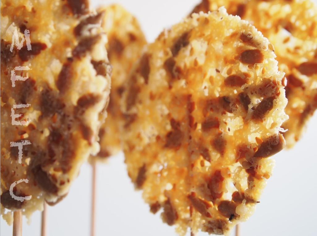 PIRULETAS DE PARMESANO Y PIPAS