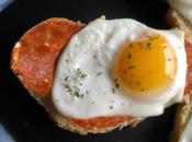Tostas cecina chorizo para untar huevos codorniz