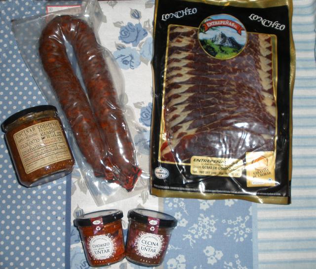 Tostas de Cecina y Chorizo para Untar con Huevos de Codorniz