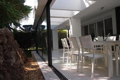 A-cero diseña el porche para una vivienda al norte de Madrid