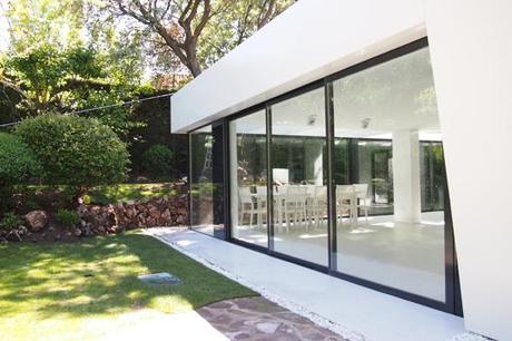 A-cero diseña el porche para una vivienda al norte de Madrid
