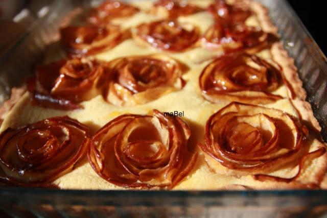 Tarta de ricotta y rosas de manzanas