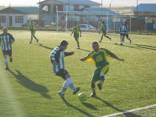 SE JUEGAN LAS FINALES DEL CAMPEONATO DE FÚTBOL DE CLAUSURA EN EL CANAL VECINAL DE NATALES