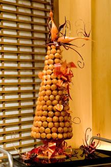 CROQUEMBOUCHE