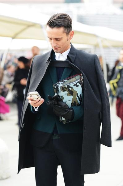 Clutch para hombres, cómo llevarlo. Clutch para hombres, cómo llevarlo.