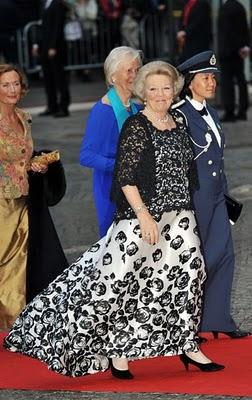 Boda de Victoria de Suecia.Dña Letizia, de rojo, en la primera cena de gala. Imágenes de las Reinas y Princesas