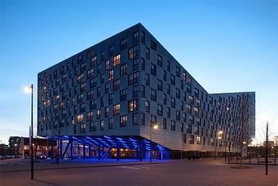 Arquitectura y Fotografía: La Sexta Fachada Bajo una Lente Paulista