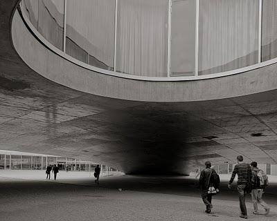 Arquitectura y Fotografía: La Sexta Fachada Bajo una Lente Paulista